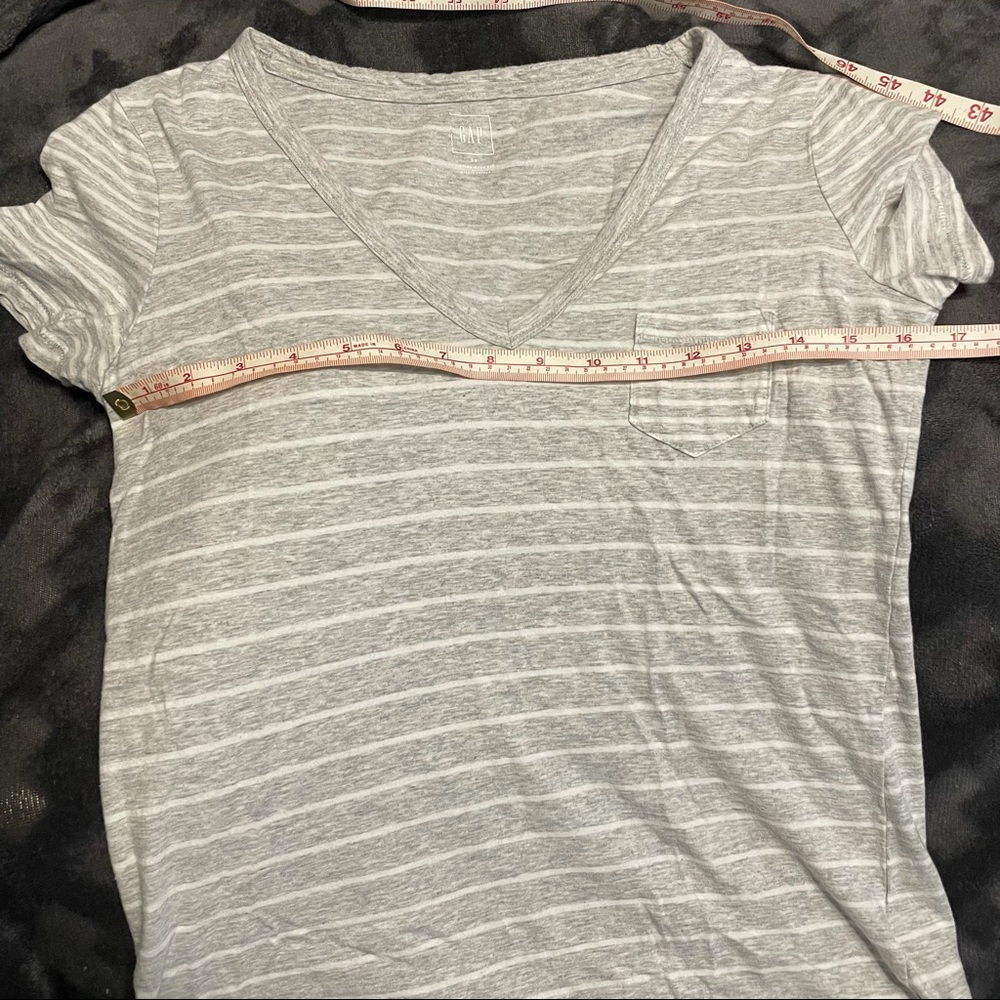 Gray Striped v-neck t-shirt - Picture 4 of 4